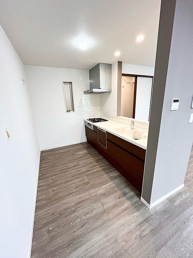 【キッチン(2号棟)】カウンターキッチン、食洗機付き