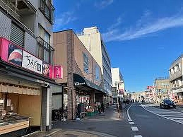 実籾駅前商店街（約800m）