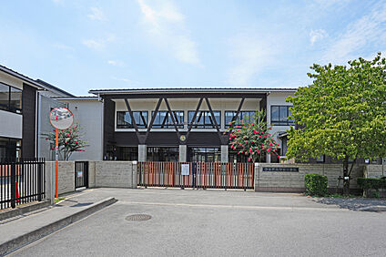 守谷市立守谷小学校 現地から1210m～1240m。(徒歩16分。(最長))
