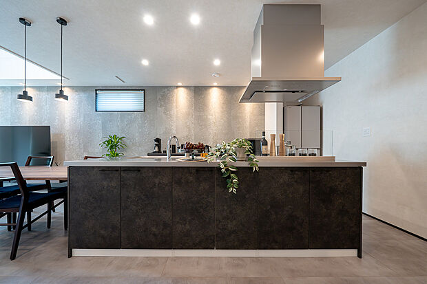 【キッチン】フルフラットに前面収納付き！