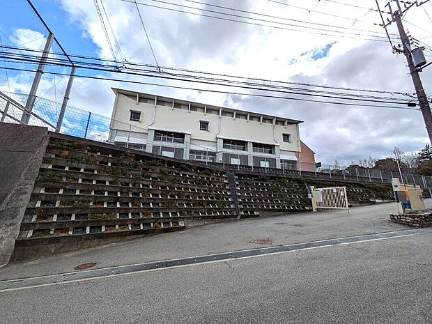 有野北中学校(約1m・徒歩27分)