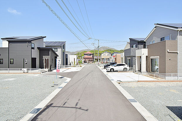 【【現地写真】】明るく開放感たっぷり!緑を感じながらのびのびと暮らせます♪