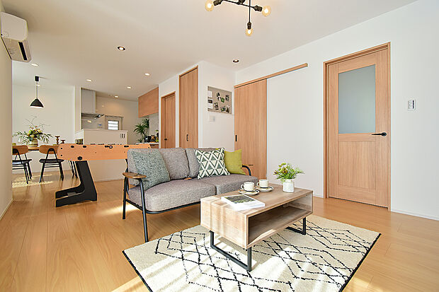 【22.87帖の広がりあるLDK】(4号地モデルハウス)