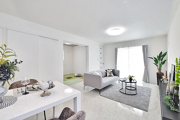 【陽光広がる爽やかな空間!】(4号地モデルハウス)