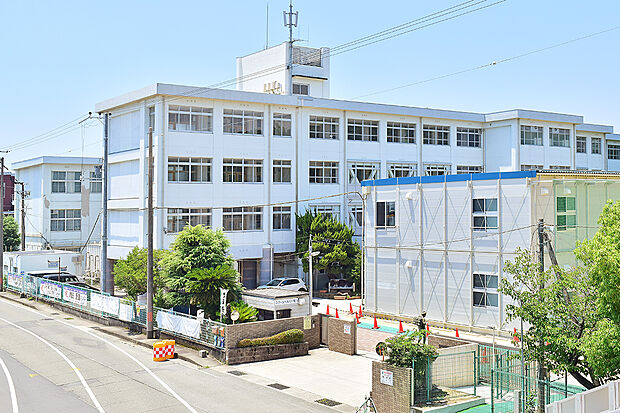 市立荒川小学校（約1,680m）
