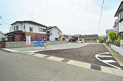 【現地写真】前面道路幅は6ｍでゆったり！