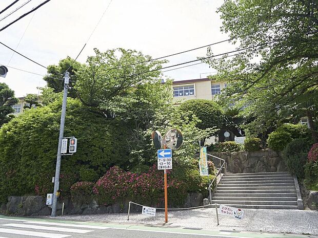 福岡市立「長尾」小学校（約440m）