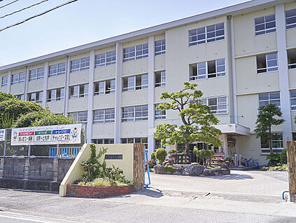 福岡市立「長尾」中学校 340m