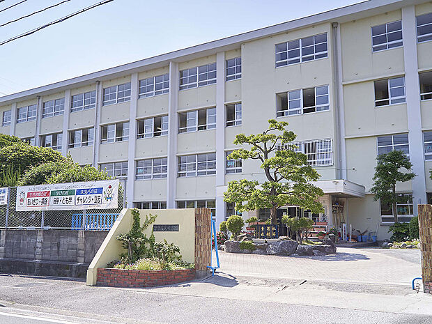 福岡市立「長尾」中学校（約340m）