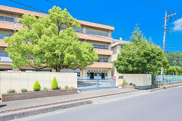 東中学校(現地より徒歩11分)