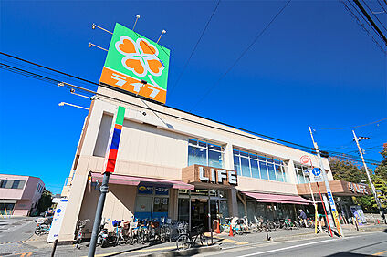ライフ市川国分店（現地より徒歩8分） 約590m