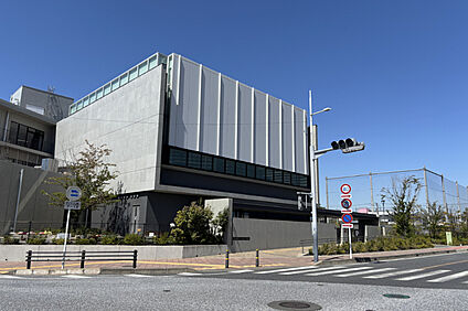 習志野市立谷津小学校（現地より徒歩6分） 約420m