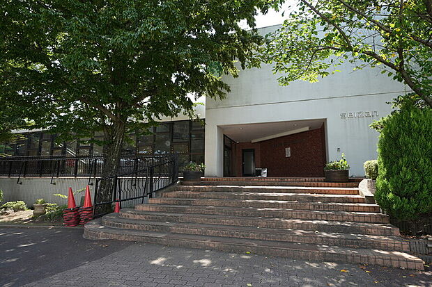 晴山幼稚園（現地より徒歩6分）