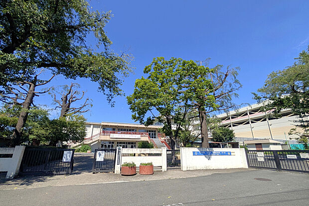 小平第十一小学校（現地より徒歩14分）