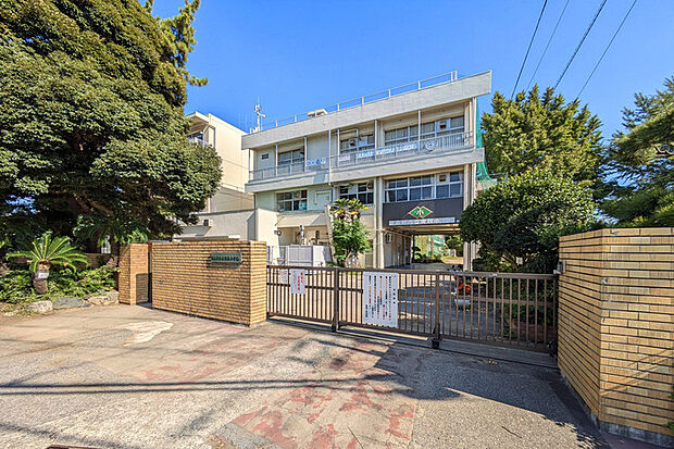 実籾小学校（現地より徒歩12分）