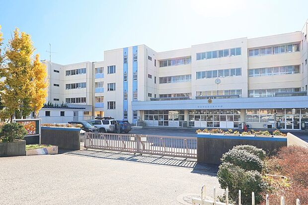 流山北小学校(現地より徒歩8分)