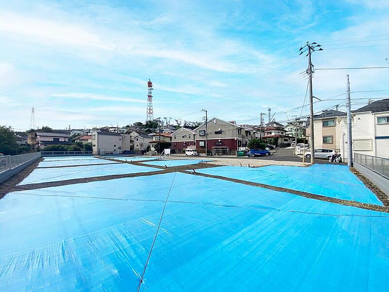 現地は閑静な住宅街で小鳥のさえずりが聴こえるほど静かな環境です。細部まで選べる楽しさ、叶う理想。セミオーダー住宅であなただけの理想の住まいを。