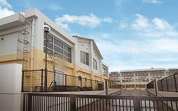 行橋小学校（約550m）