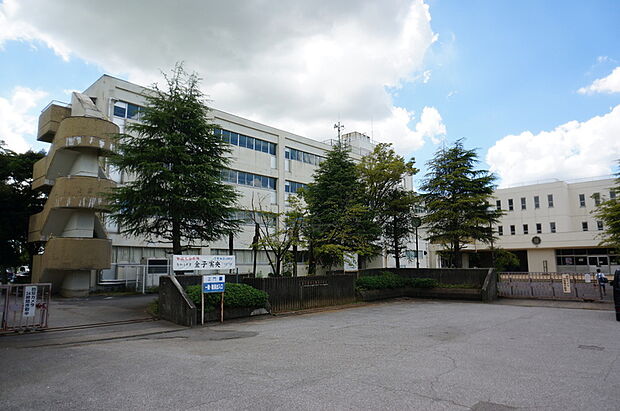 葛飾中学校（現地より徒歩25分）