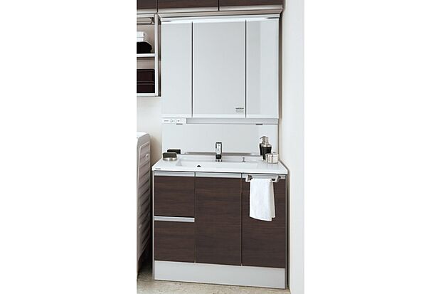 【【洗面化粧台/Panasonicシーライン】】洗練されたデザインと、大人も子どもも使いやすい機能性を併せ持ち、お手入れもしやすいパナソニックの化粧洗面台を採用しました。※写真はイメージです。