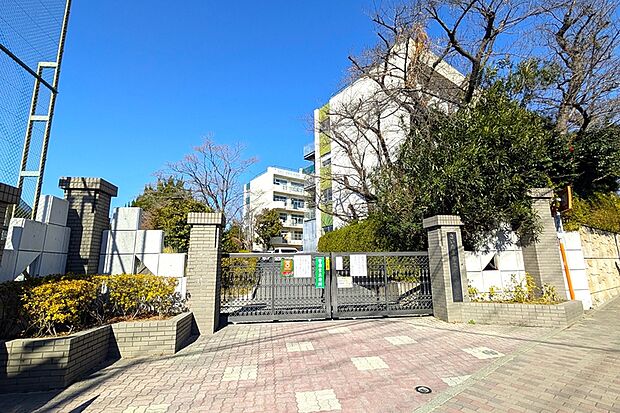 木崎中学校（現地より徒歩16分）