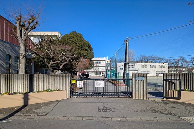 与野西北小学校(現地より徒歩8分)