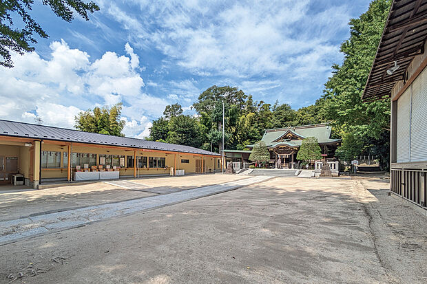 春日部八幡神社（現地より徒歩6分）