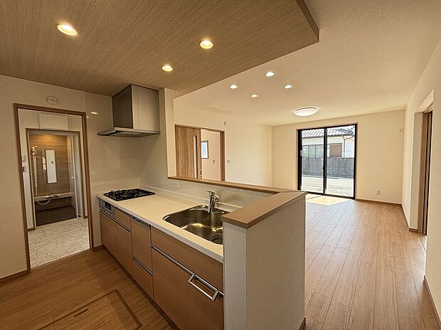 【1号棟　キッチン】