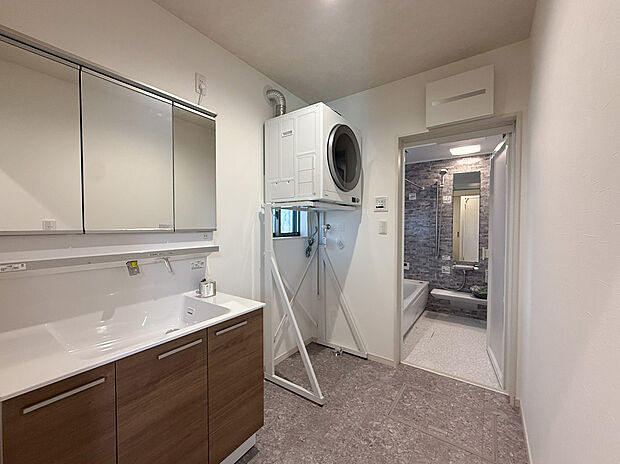 【1号棟　洗面脱衣所】