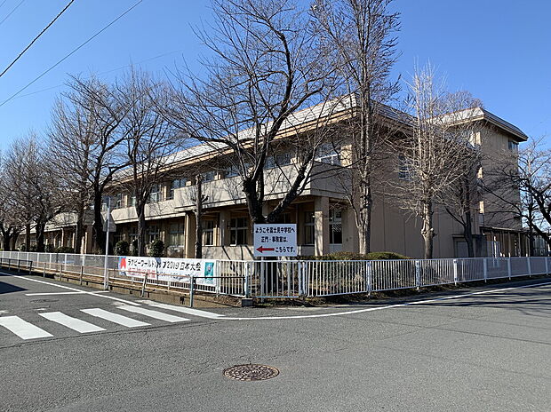 熊谷市立富士見中学校（約1,000m）