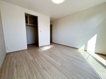 【5号棟　主寝室】