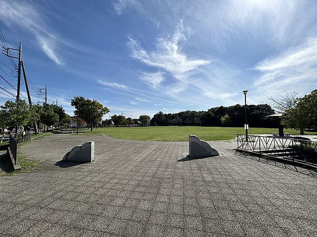 白羽二丁目公園(長峰西公園)（約210m）