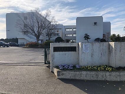 羽生市立南中学校 2000m(徒歩25分)