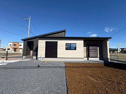 【11号棟　外観】