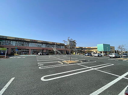 ウニクス鴻巣 2300m(徒歩29分)