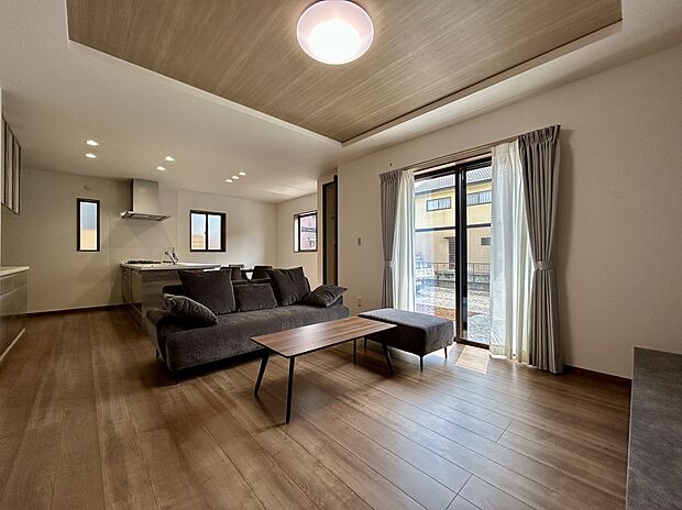 【【2号棟 LDK】】家族団らんの時間も増えそうなくつろぎのLDK