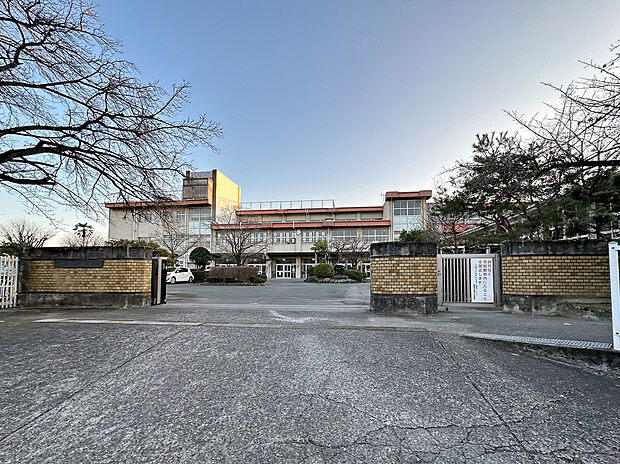 前橋市立勝山小学校（約500m）