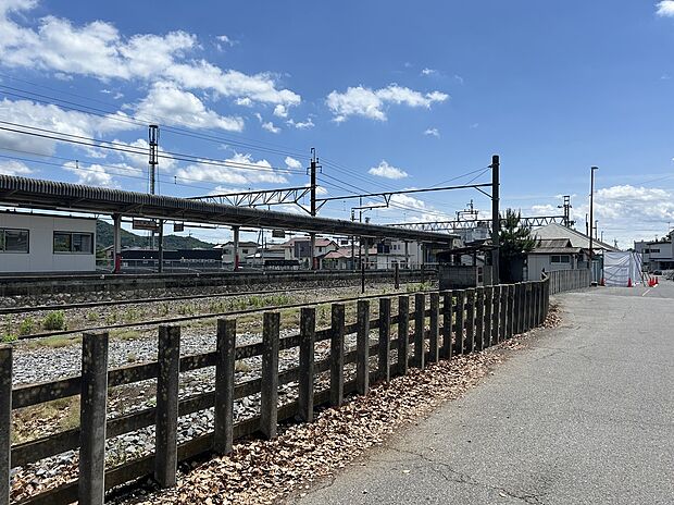 東武鉄道佐野線「田沼」駅（約850m）