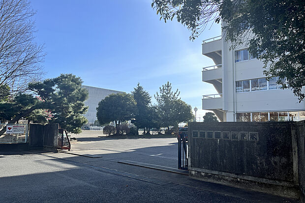 太田市立東中学校（約1,700m）