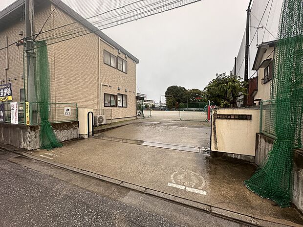 宇都宮市立簗瀬小学校(約650m)