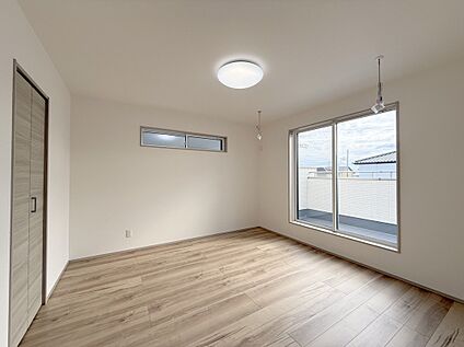 【2号棟 主寝室】