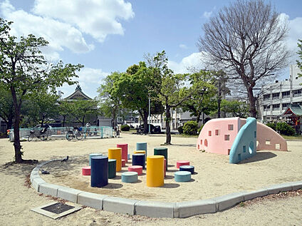 杭全公園 約700m(徒歩9分)