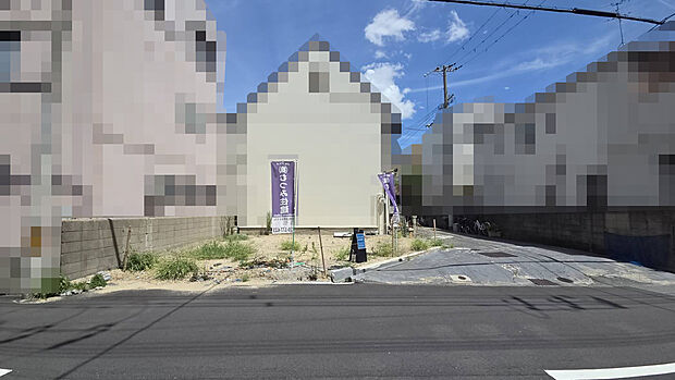 【【現地土地】】陽当りの良い立地を活かし、2箇所のバルコニーを設けた3階建て「4LDK」のプランをご用意しています。自由設計にも対応していますので、ご希望をお聞かせくださいませ♪
