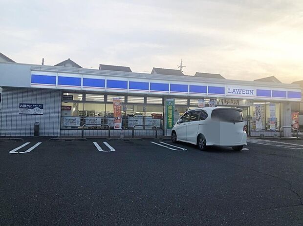  周辺環境３ ローソン柏原石川町店（約647m）