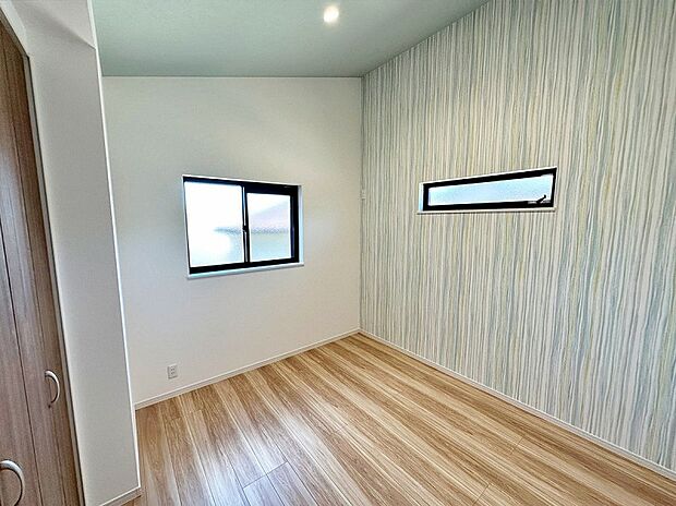 【上場企業による建築&販売( 同形状・同仕様)】各居室収納確保されていますのでお部屋を広く使えます。かさばる冬物や普段使わない物もスッキリ収納できますね。