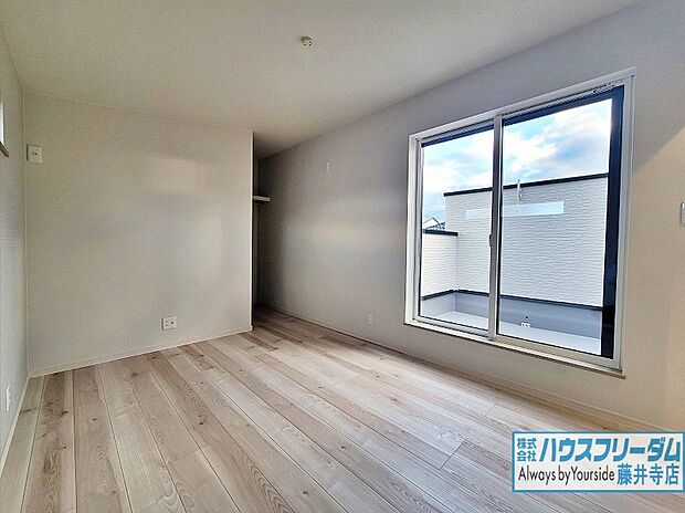 【洋室【同社施工例】】広々としたお部屋はゆったりとお過ごしいただけます♪大きな窓から心地よい風が沢山入り込みますよ♪
