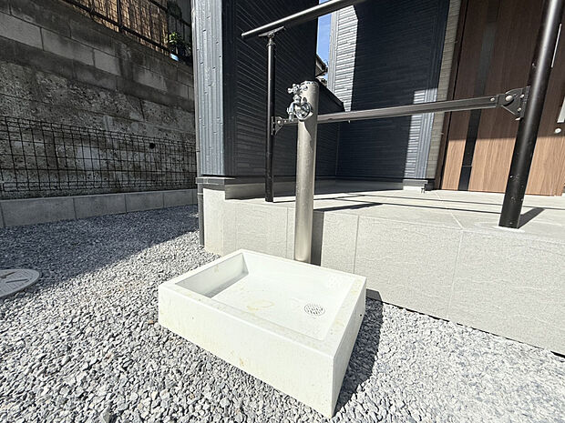 【立水栓】スタイリッシュな立水栓。