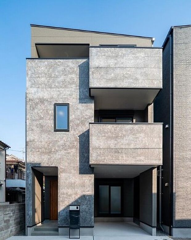 【外観写真・1号地】
1号地「4LDK」コンセプトハウスが完成◎2階LDK設計&南向きの明るい住まい。1台分のインナーガレージ付きです(車種による)。