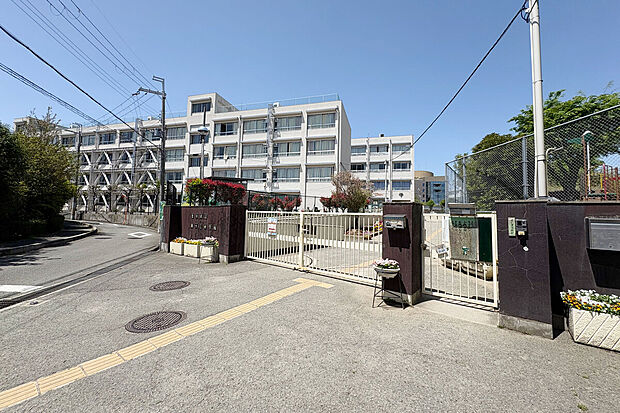 豊中市立第十三中学校