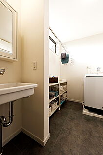 【当社施工事例】ダイニングカウンターを囲む家